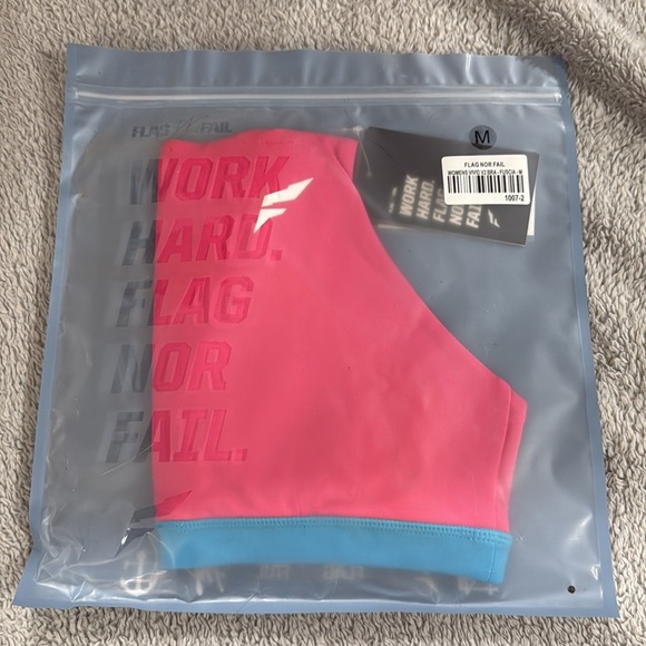 [Flag Nor Fail] NWT VIVID SPORTS BRA - FUCHSIA - Picture 4 of 5